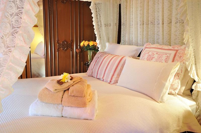 Bed & Breakfast Mary Cards Coach House Olinda